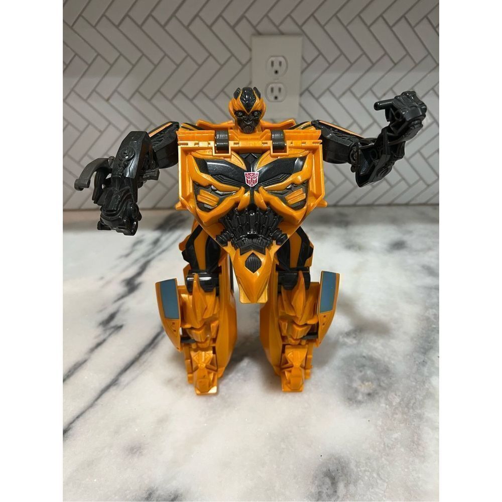 Tomy Hasbro Transformers Bumblebee Camaro Car V-2976A #A7799